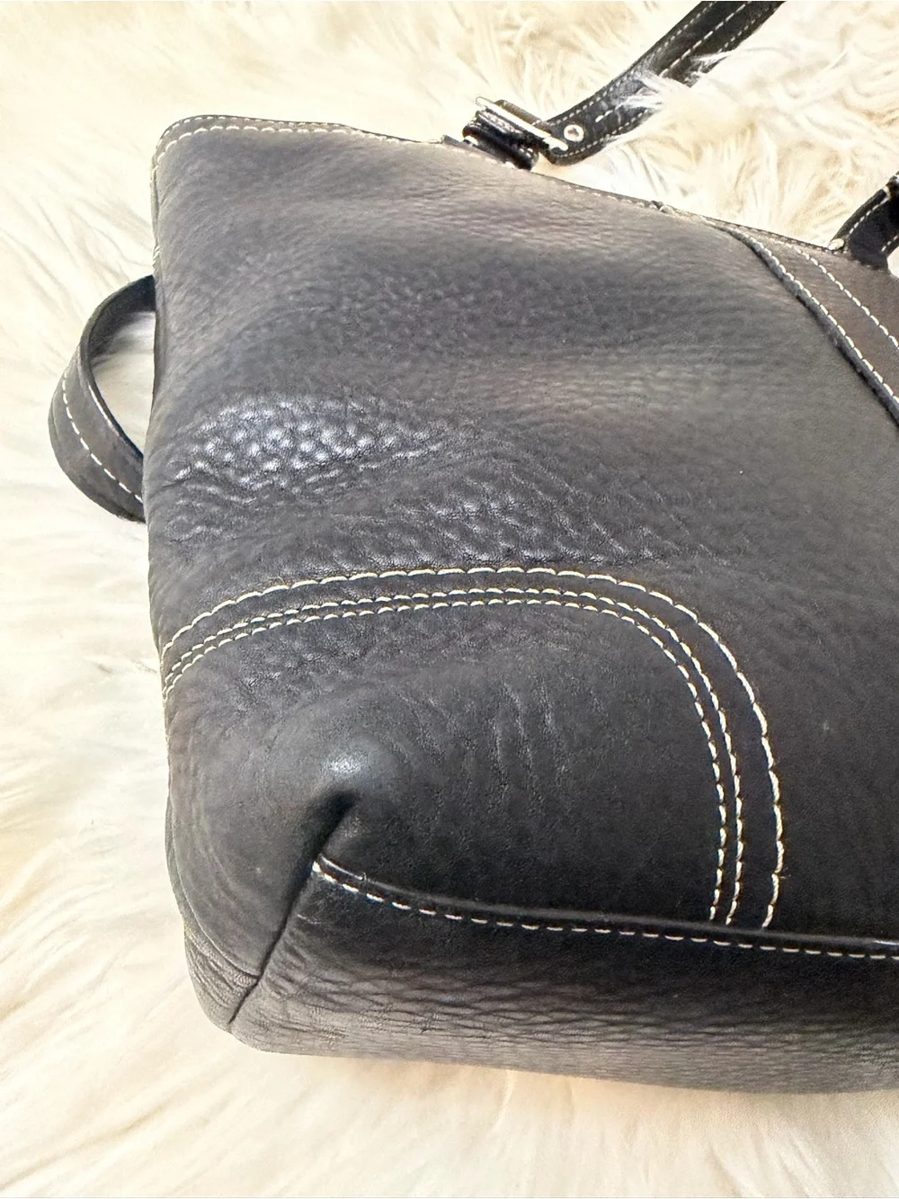 Coach Black Pebbled Leather Buckle-Accent Tote:F18089